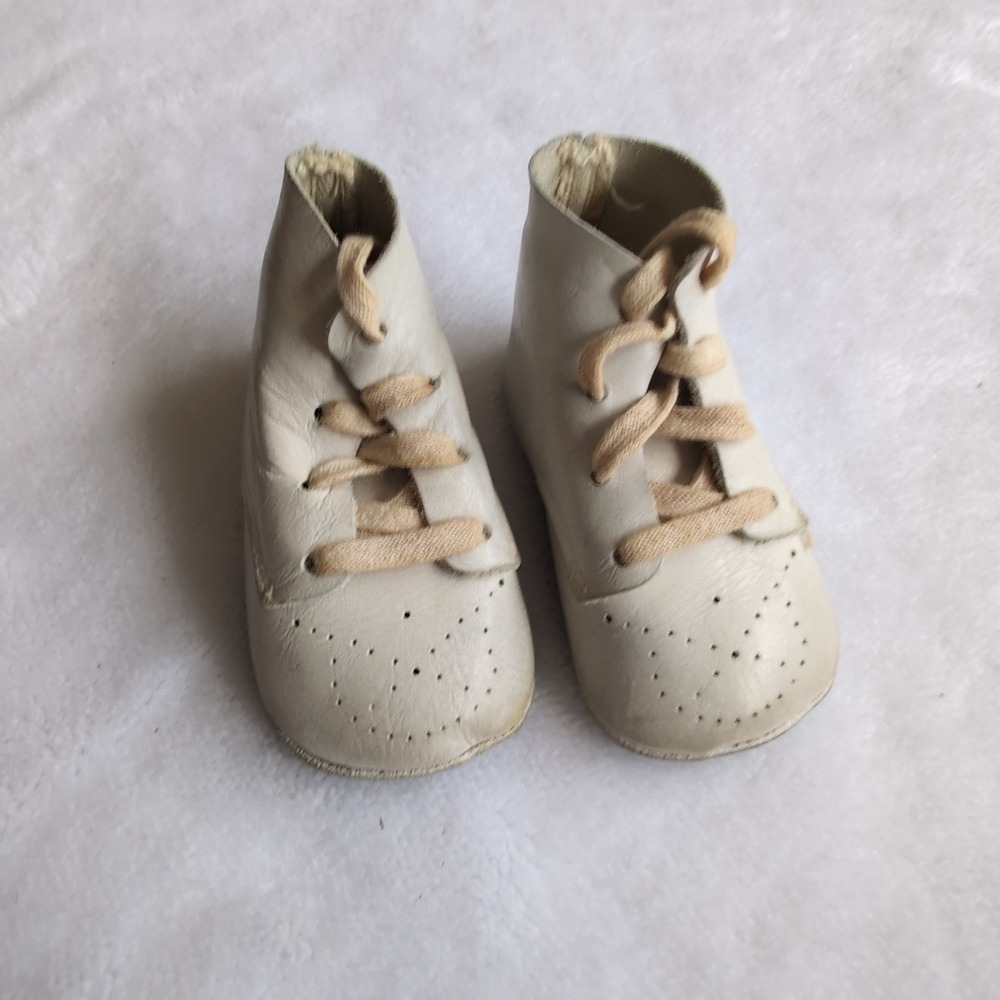 Antique White Leather Baby Shoes 4" Lace Up Infant Prewalker Heirloom Vintage